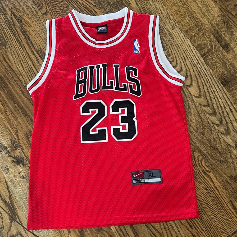 Classic Chicago Bulls, Michael Jordan, #23, youth xl Jersey
